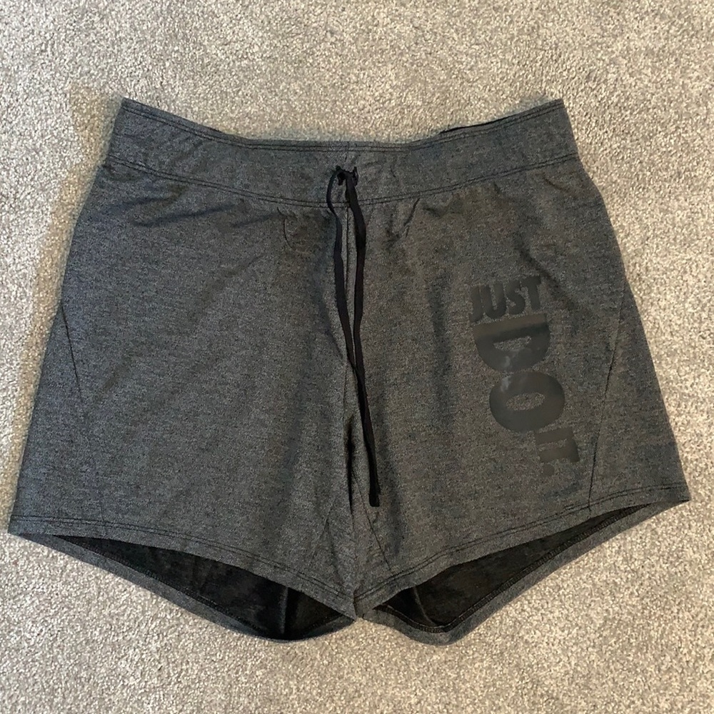 WOMENS NIKE DRI-FIT SHORTS GREY NIKE SHORTS